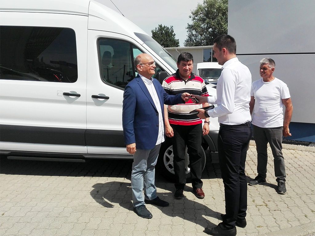 190708 busz 01