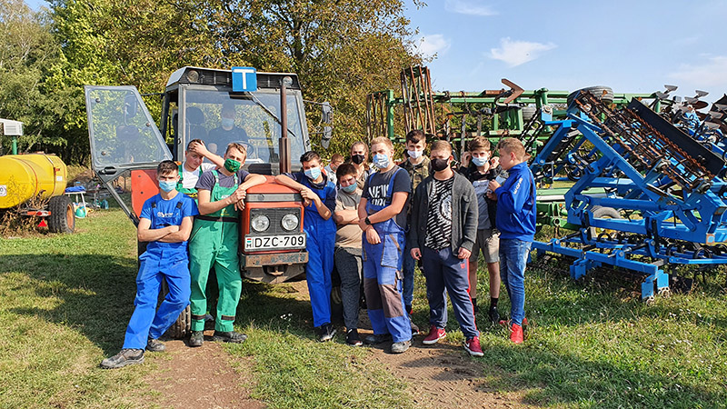 201005 traktor 01