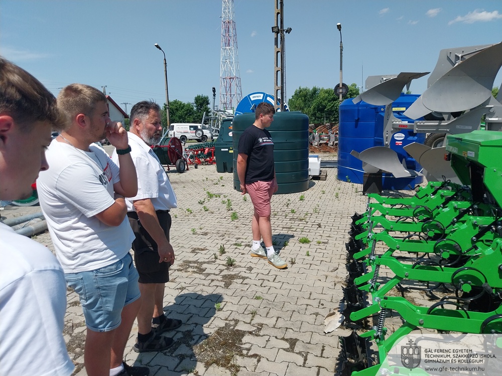 Nk 5 László Szládek